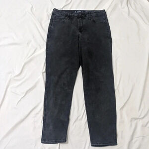 Hollister Ultra High-rise Mom Jeans, color Black, size w32 L29